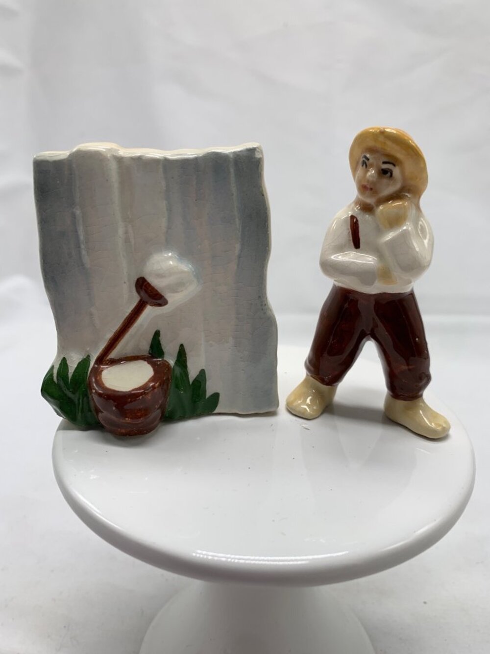 Vintage Huckleberry Finn Ceramic Salt and Pepper Shakers Set